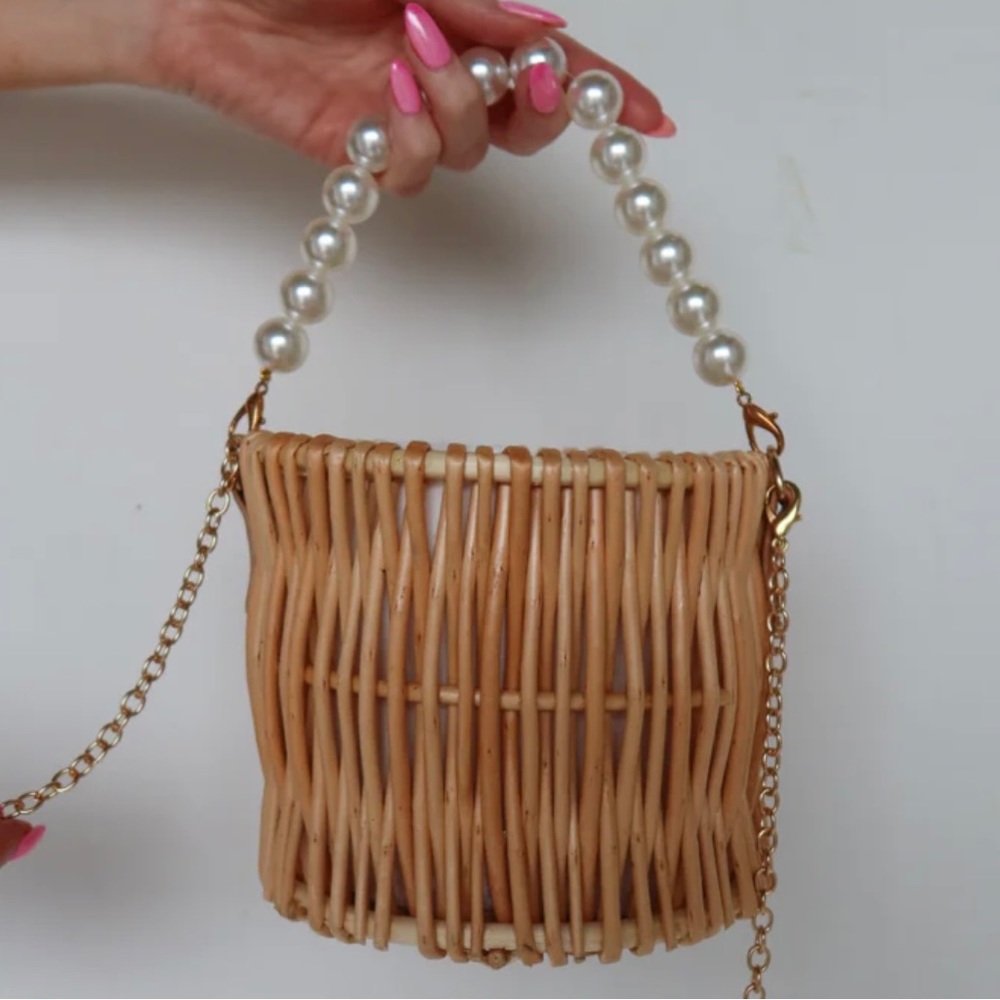 NWT Vestique Boutique Straw Bucket Bag Neutral with Pearls - Picture 2 of 2